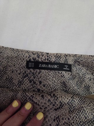 Falda pantalón efecto piel serpiente