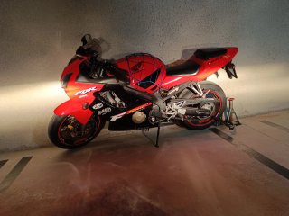 Honda CBR Sportbike Roja y Negra