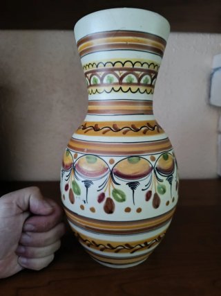 Jarrón de cerámica decorado