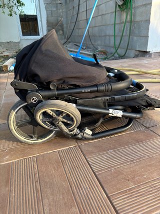Passeggino Cybex EEZY S2+ in nero