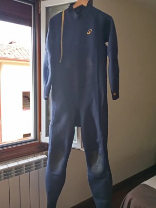 Traje de neopreno negro