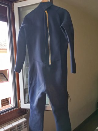 Traje de neopreno negro