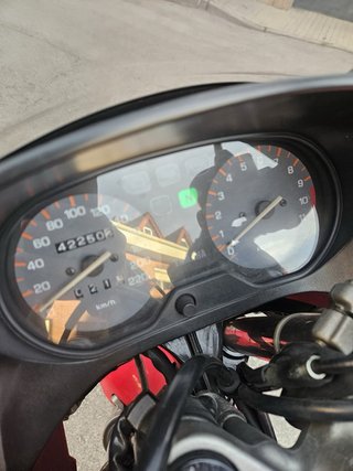 Yamaha XJ600 Roja