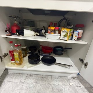 Placa de inducción y mueble de cocina