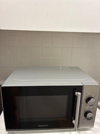 Microondas Taurus Grill plateado