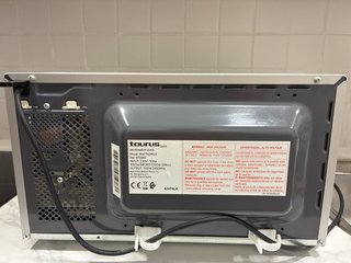 Microondas Taurus Grill plateado