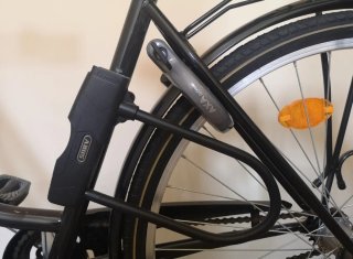 Bicicleta urbana negra