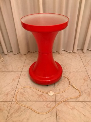 Tavolino vintage rosso in plastica