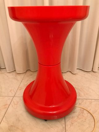 Tavolino vintage rosso in plastica