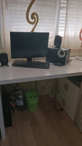 Habitación juvenil con litera y cama nido