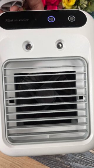 Ventilador humidificador con depósito de agua
