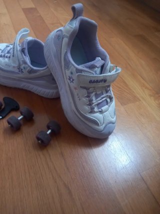 Zapatillas con ruedas niña T.33