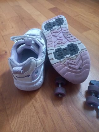 Zapatillas con ruedas niña T.33