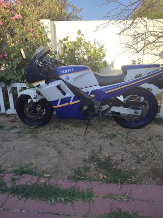 Yamaha FZ 750 1987 - Desperfectos visibles