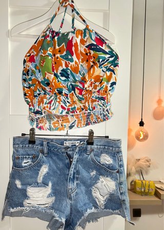 Top floral y shorts vaqueros
