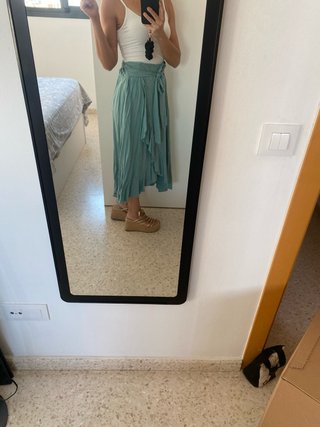 Falda midi volantes lunares verde