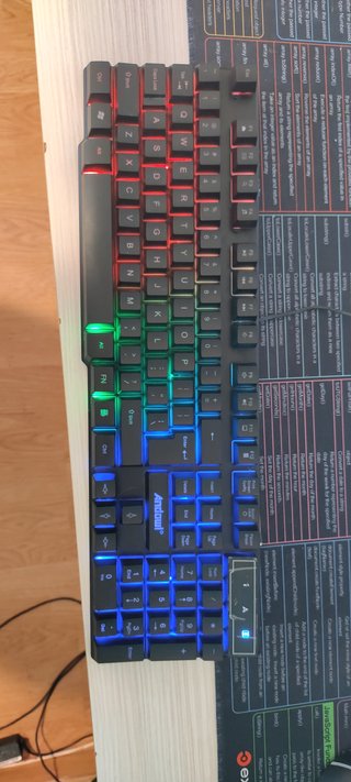 Teclado Mecánico Gamer RGB
