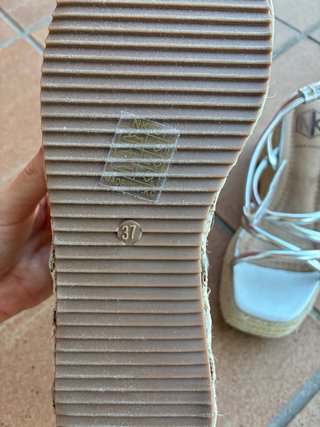 Sandalias cuña NK plateadas