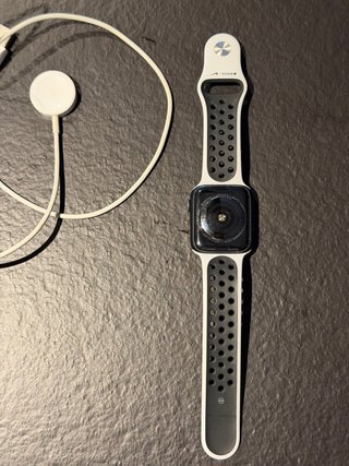 Apple Watch Nike Series 5 Negro/Blanco