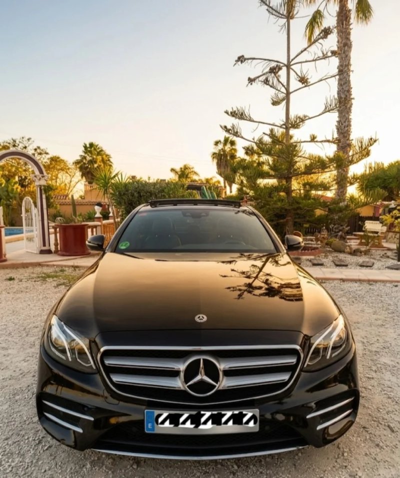 Mercedes-Benz Clase E 220d AMG line  2017 - foto 1
