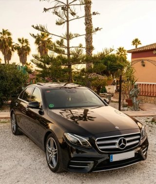 Mercedes-Benz Clase E 220d AMG line  2017
