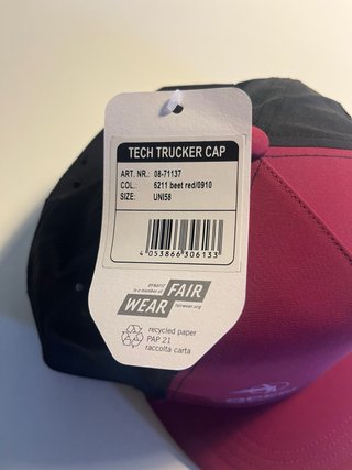 Gorra Dynafit Negra y Roja