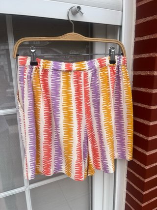 Pantalón corto estampado multicolor