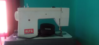 Máquina de coser Alfa