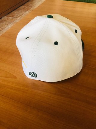 Gorra No Plan B blanca y verde