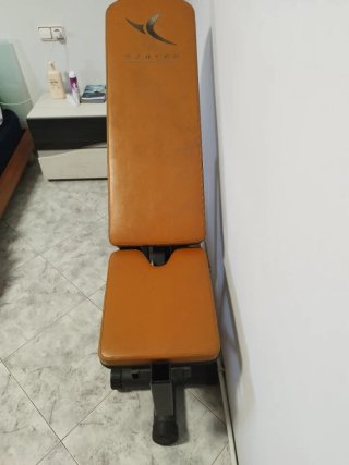 Banco de pesas con 2 pesas de 20kg cada una