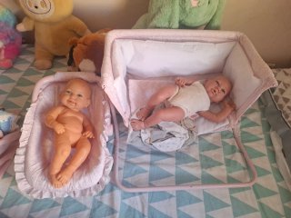Minicuna y cuco de juguete para niñas