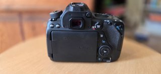 Cámara Canon EOS 80D con Accesorios