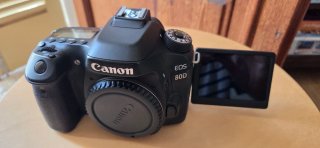 Cámara Canon EOS 80D con Accesorios