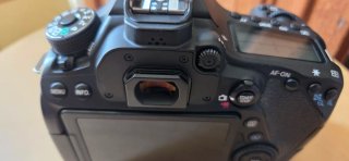 Cámara Canon EOS 80D con Accesorios