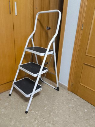 Escalera plegable 3 peldaños