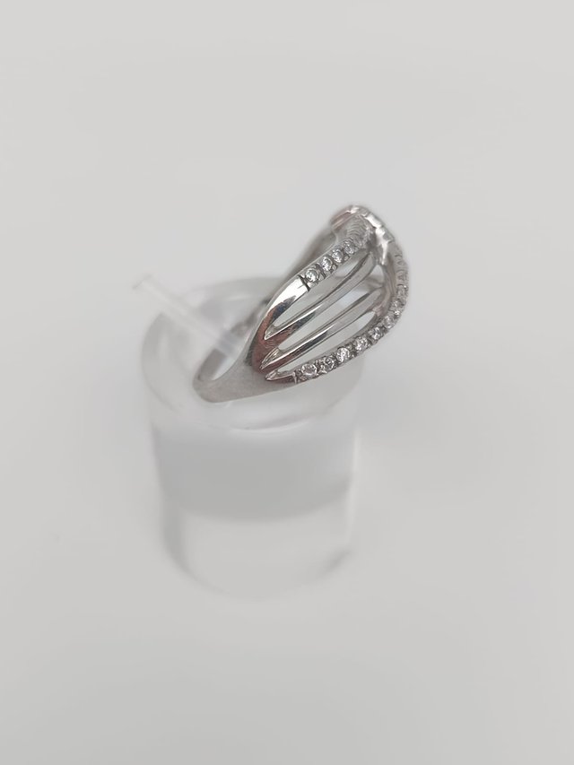 Anillo Oro Blanco 18K con Circonitas