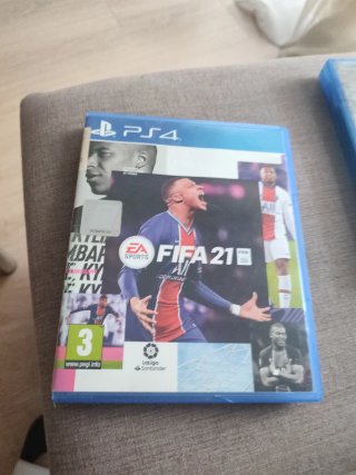 3 Juegos PS4 WWE 2K20. I FIFA 21