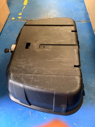 Baul trasero Triumph Givi Trekker 52 TRK 52N top
