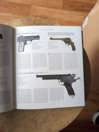 Libro Militaria: Armi da Fuoco per Collezionisti
