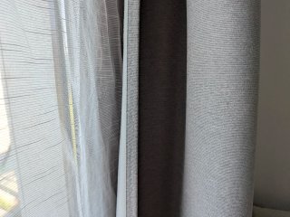 Cortinas grises o azules opacas y transparentes