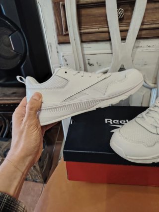 Scarpe Reebok nuove numero 38