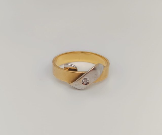 J-0838 Anillo Oro 18K Combinado