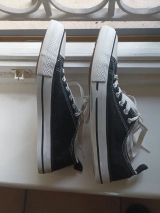 Sneakers donna nere e bianche taglia 40