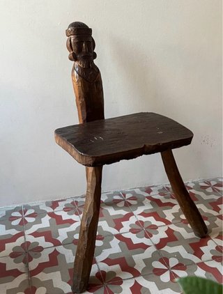 Taburete antiguo tallado madera