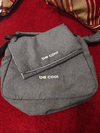 Bolso y cambiador Be Cool gris