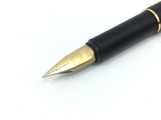 E588749-0 PLUMA ESTILOGRAFICA ALTA GAMA MONTBLANC