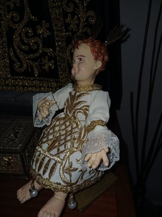 Niño Jesús de vestir sentado o de pie