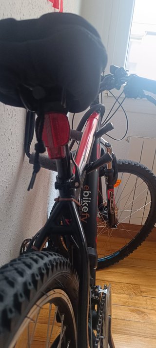 Bicicleta eléctrica CONOR + accesorios