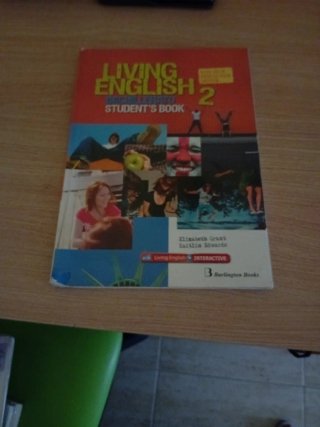 Living English 2 Bachillerato. Student's book