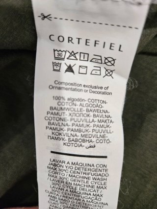 Camiseta/Blusa Cortefiel verde caqui con encaje